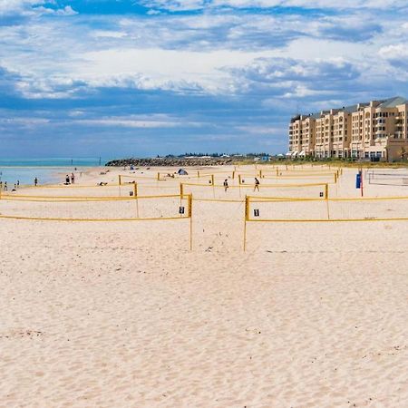 Beachside Luxury Apartments One & Two Bedroom In Beachfront Oaks Pier Building Glenelg Exteriör bild