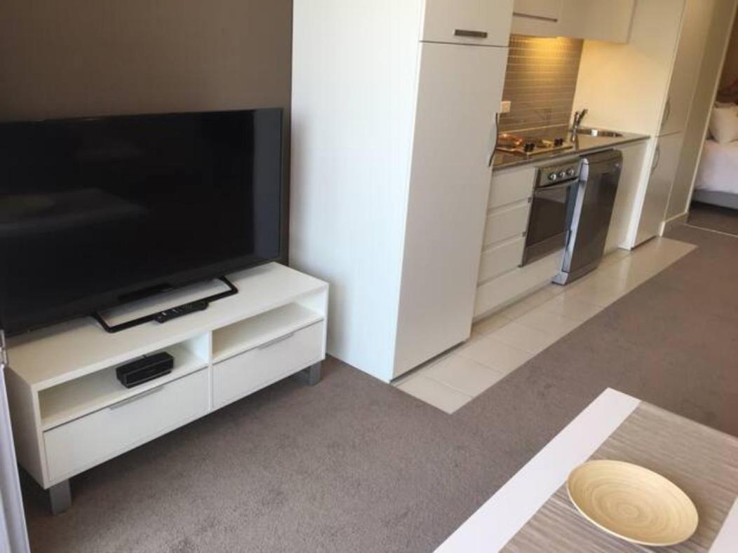 Beachside Luxury Apartments One & Two Bedroom In Beachfront Oaks Pier Building Glenelg Exteriör bild