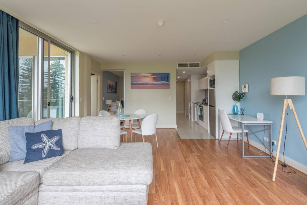 Beachside Luxury Apartments One & Two Bedroom In Beachfront Oaks Pier Building Glenelg Exteriör bild