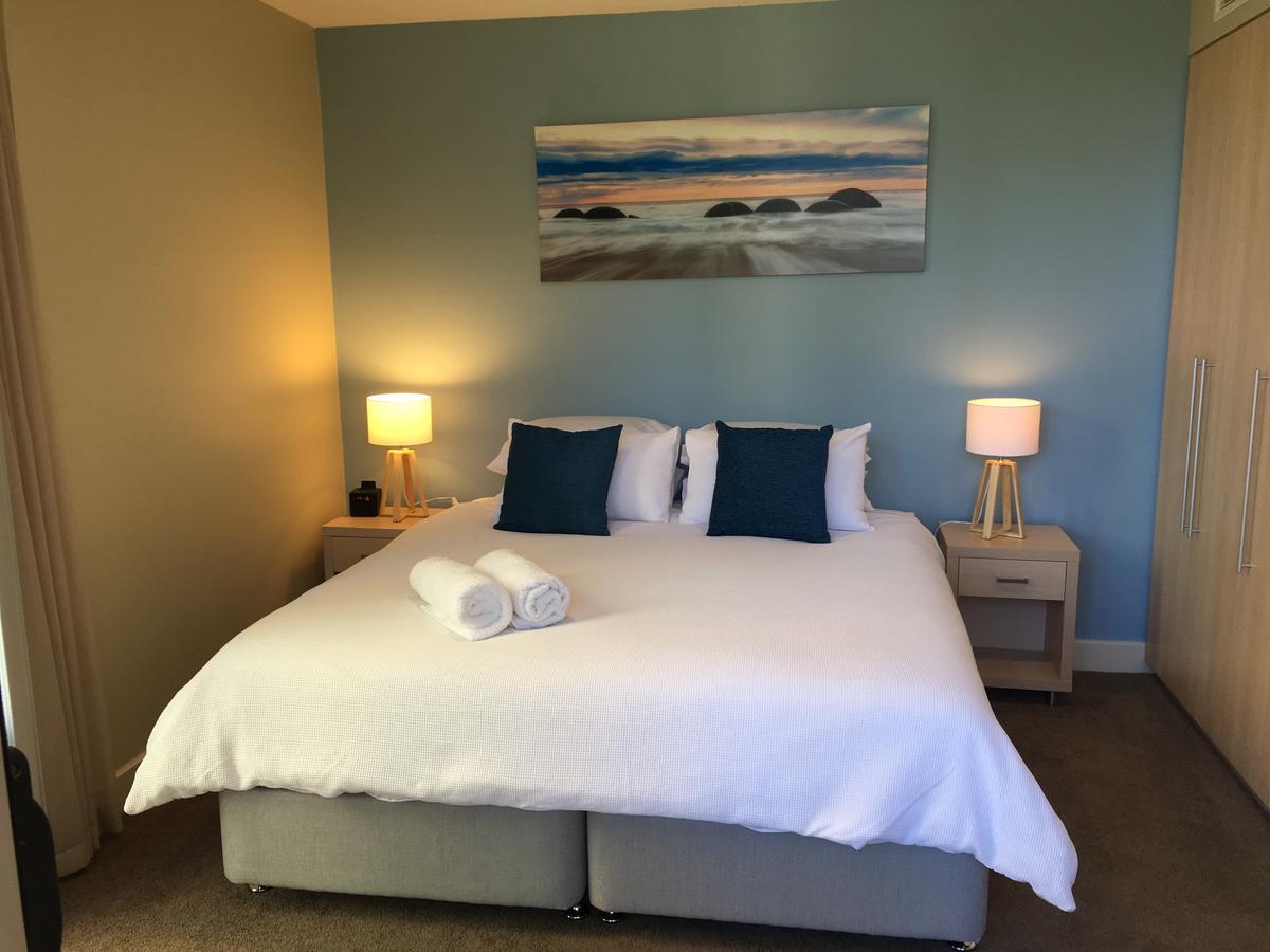 Beachside Luxury Apartments One & Two Bedroom In Beachfront Oaks Pier Building Glenelg Exteriör bild