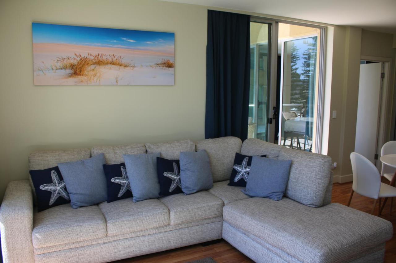 Beachside Luxury Apartments One & Two Bedroom In Beachfront Oaks Pier Building Glenelg Exteriör bild