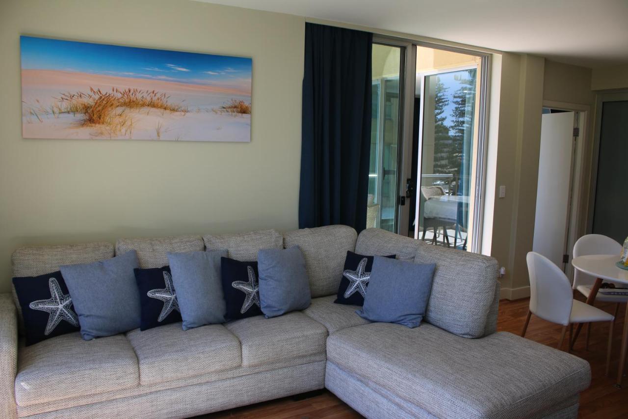 Beachside Luxury Apartments One & Two Bedroom In Beachfront Oaks Pier Building Glenelg Exteriör bild