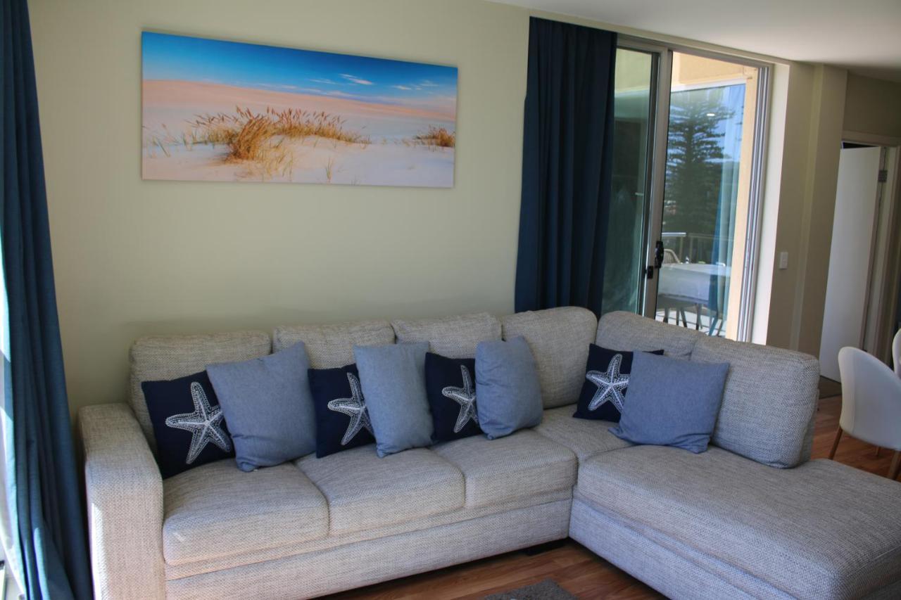 Beachside Luxury Apartments One & Two Bedroom In Beachfront Oaks Pier Building Glenelg Exteriör bild